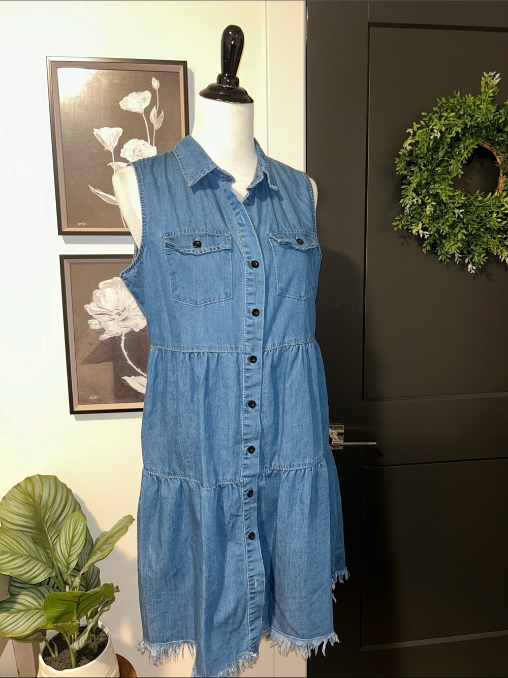 Fun 💙 M sleeveless denim knee length dress with frayed hem